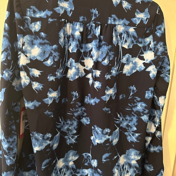 NWT Vince Camuto size small - Picture 4 of 5